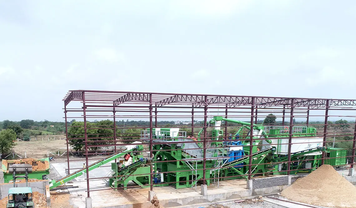 Micrograder plant with integrated water recycling at Livic Minerals
